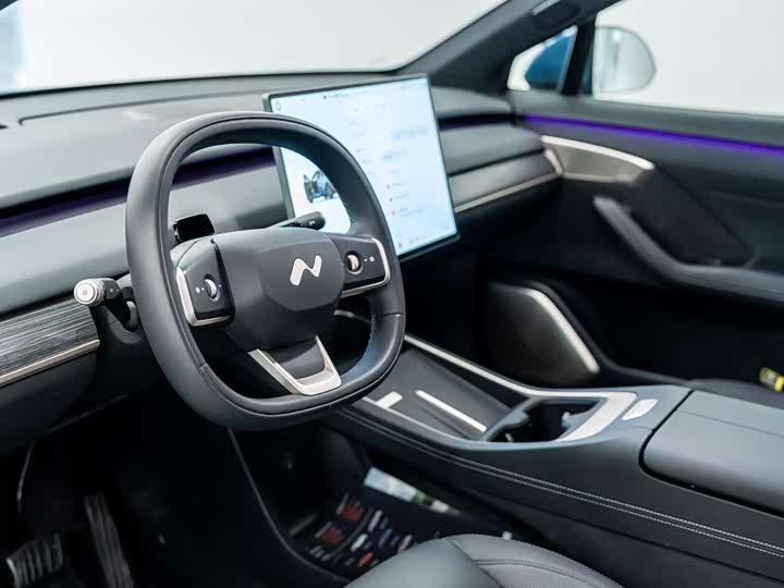 Фото 18 - Nio Onvo L60