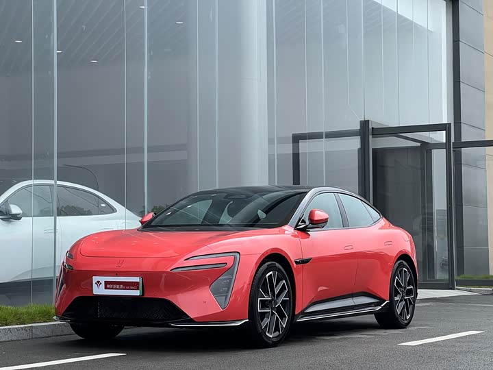 Фото 1 - Avatr 06