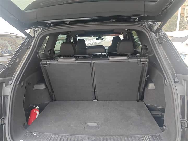 Фото 19 - Audi Q6