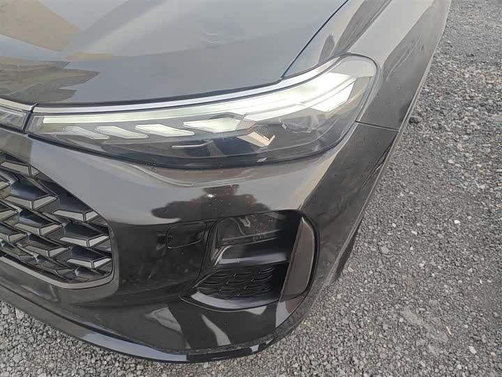 Фото 24 - Audi Q6