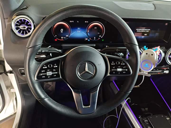 Фото 11 - Mercedes-Benz GLA-Class