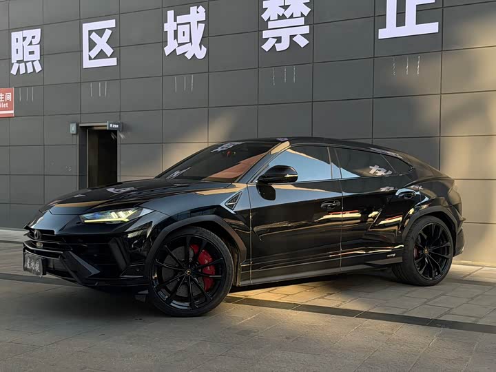 2023 Lamborghini Urus