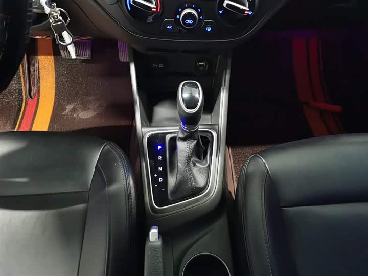 Фото 14 - Hyundai Verna