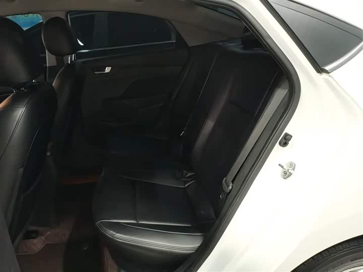 Фото 17 - Hyundai Verna