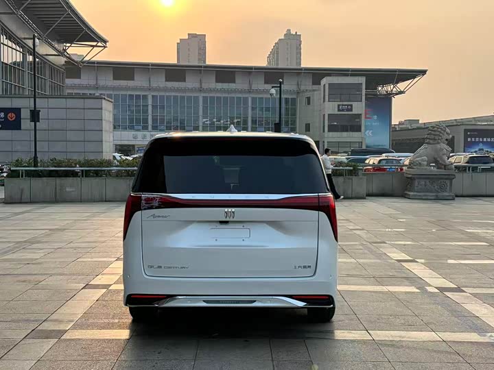 Фото 7 - Buick GL8 Century