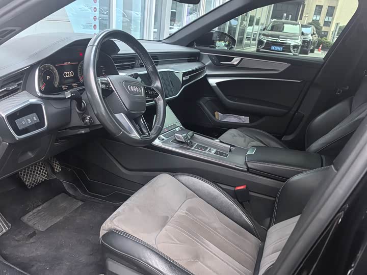 Фото 12 - Audi A6L