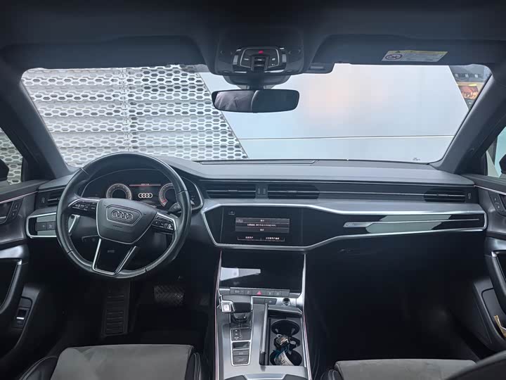 Фото 13 - Audi A6L