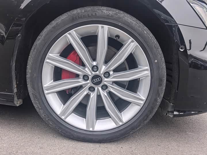 Фото 14 - Audi A6L