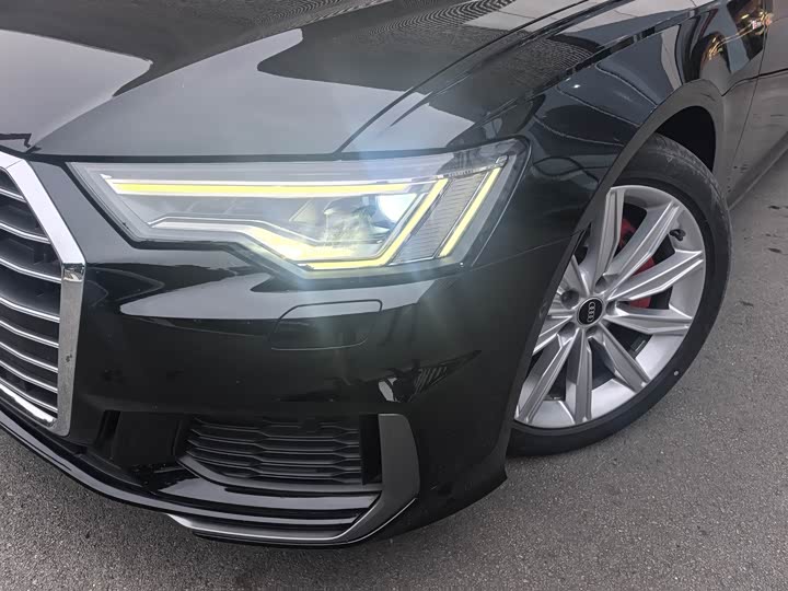 Фото 3 - Audi A6L