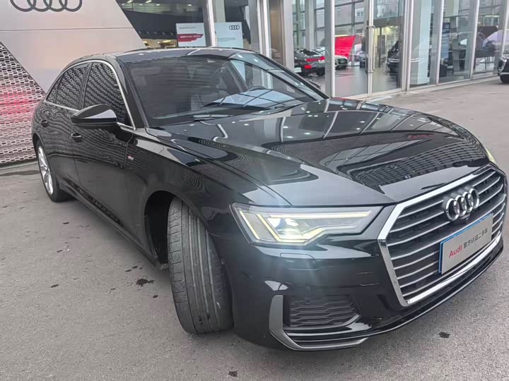 Фото 6 - Audi A6L