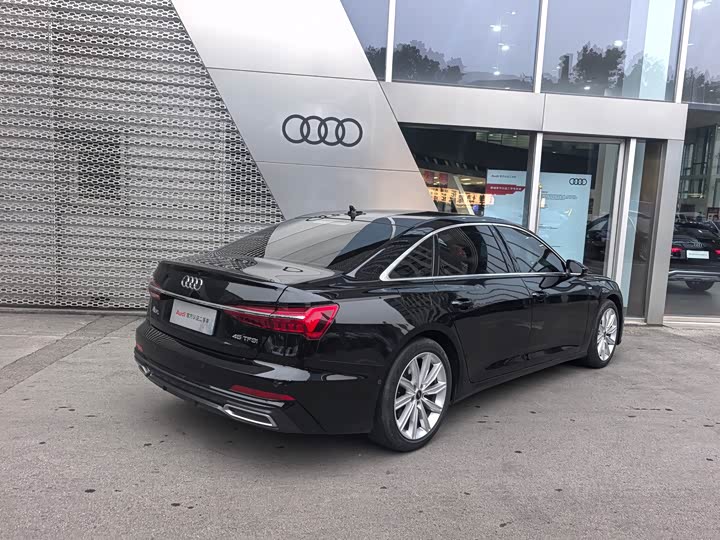 Фото 8 - Audi A6L