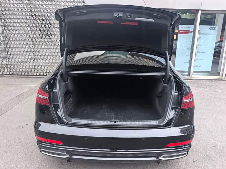 Фото 9 - Audi A6L