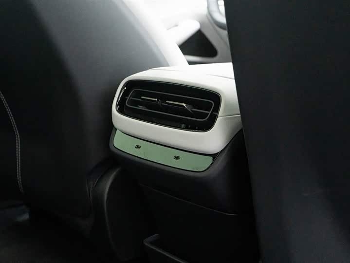 Фото 17 - Xiaomi SU7