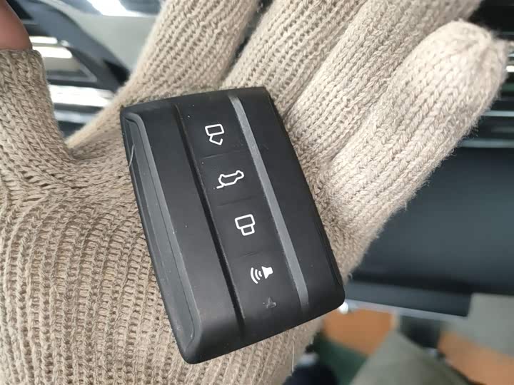 Фото 9 - Tank 300