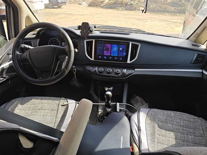 Фото 13 - Dongfeng Forthing Lingzhi M5