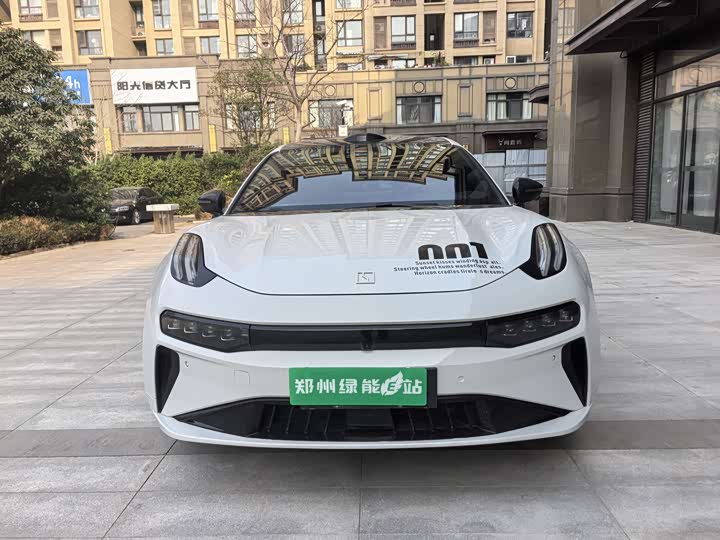 Фото 2 - Zeekr 001