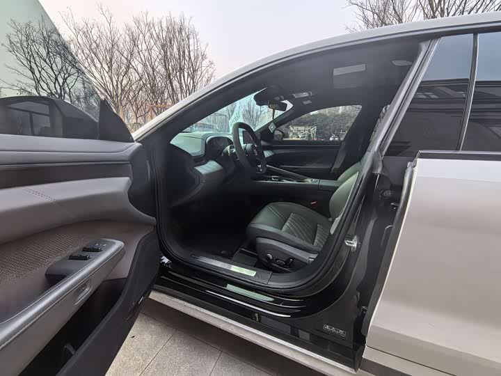 Фото 4 - Zeekr 001