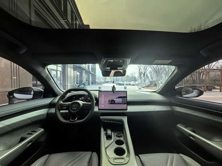 Фото 5 - Zeekr 001