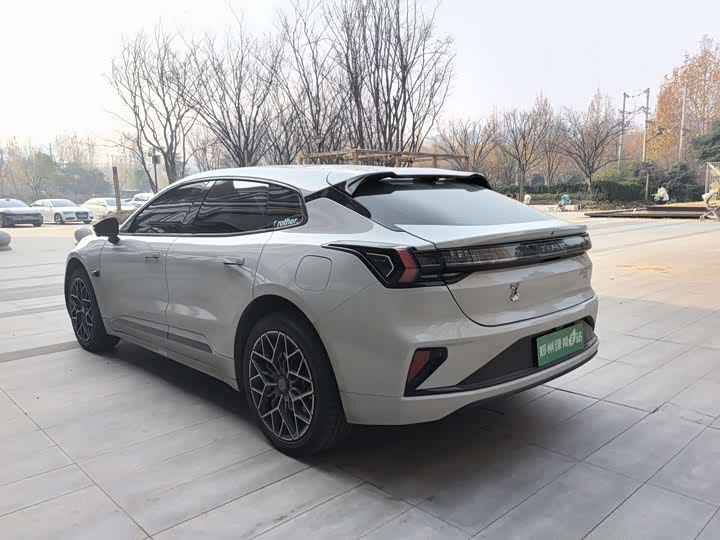 Фото 7 - Zeekr 001