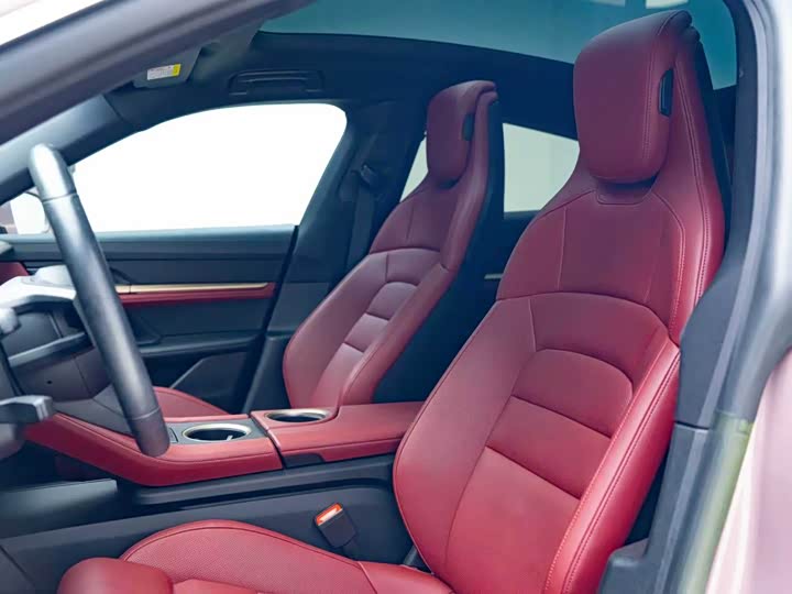 Фото 10 - Porsche Taycan