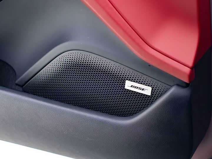 Фото 14 - Porsche Taycan