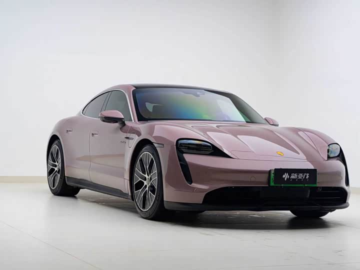 Фото 2 - Porsche Taycan