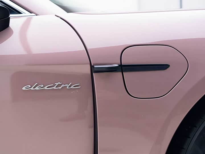 Фото 6 - Porsche Taycan