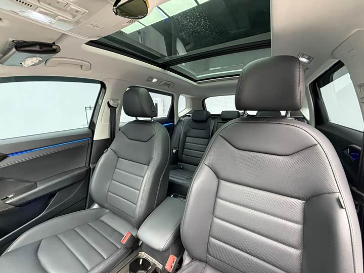 Фото 13 - Volkswagen Tharu