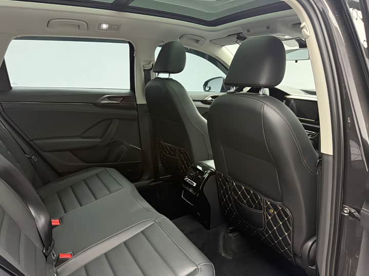 Фото 8 - Volkswagen Tharu