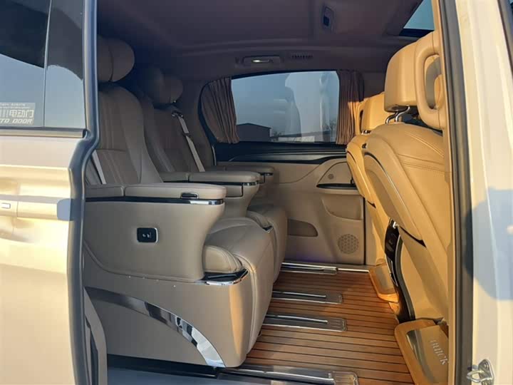 Фото 12 - Buick GL8 ES