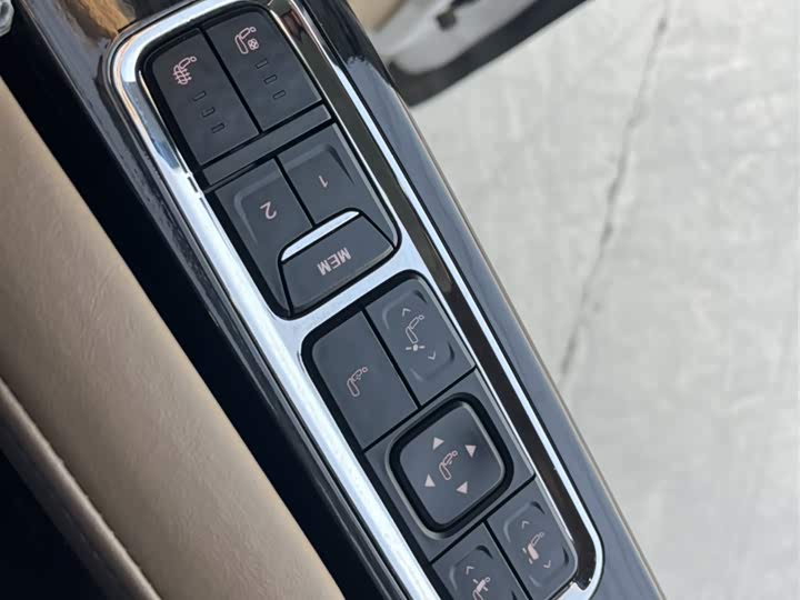 Фото 16 - Buick GL8 ES