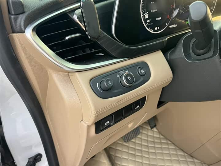 Фото 29 - Buick GL8 ES