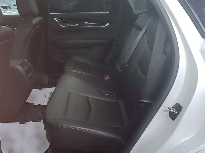 Фото 17 - Cadillac XT5