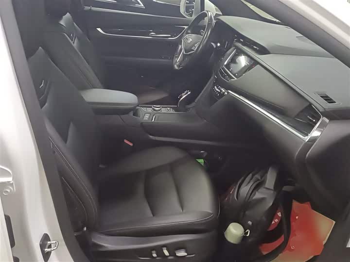 Фото 25 - Cadillac XT5