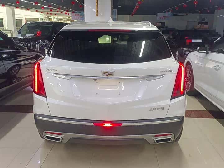 Фото 6 - Cadillac XT5