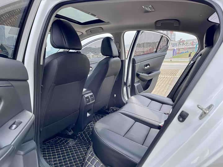 Фото 9 - Nissan Sylphy