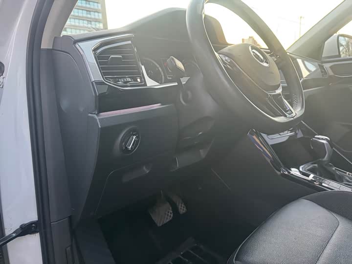 Фото 15 - Volkswagen Tayron