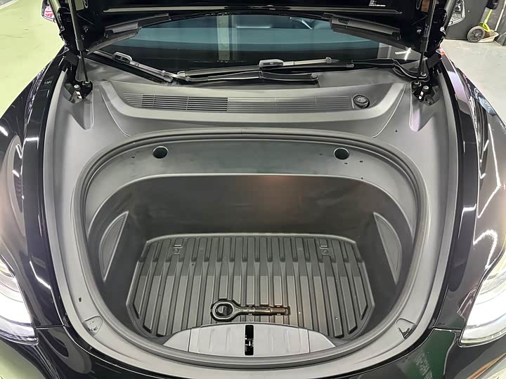 Фото 17 - Tesla Model 3