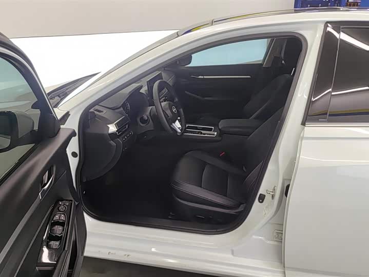 Фото 9 - Nissan Teana