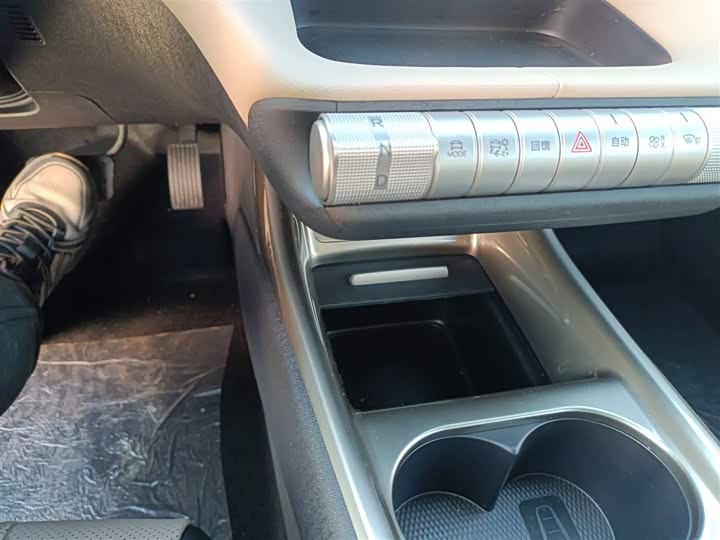 Фото 14 - BYD Dolphin