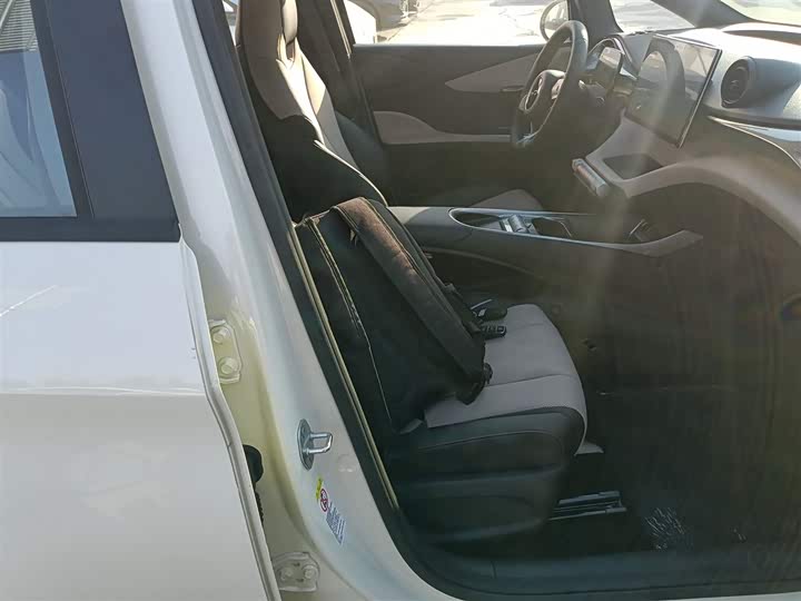 Фото 25 - BYD Dolphin