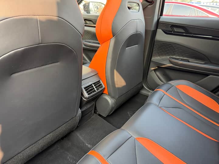 Фото 12 - Changan UNI-V