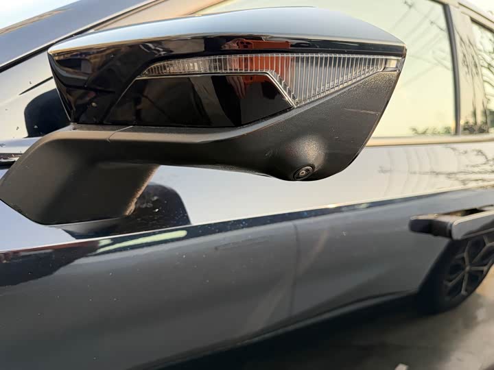 Фото 4 - Changan UNI-V