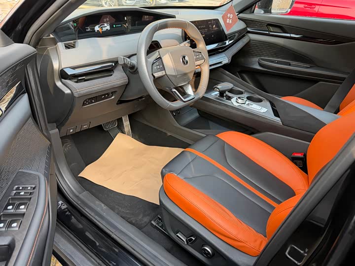 Фото 6 - Changan UNI-V