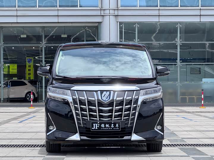 Фото 1 - Toyota Alphard