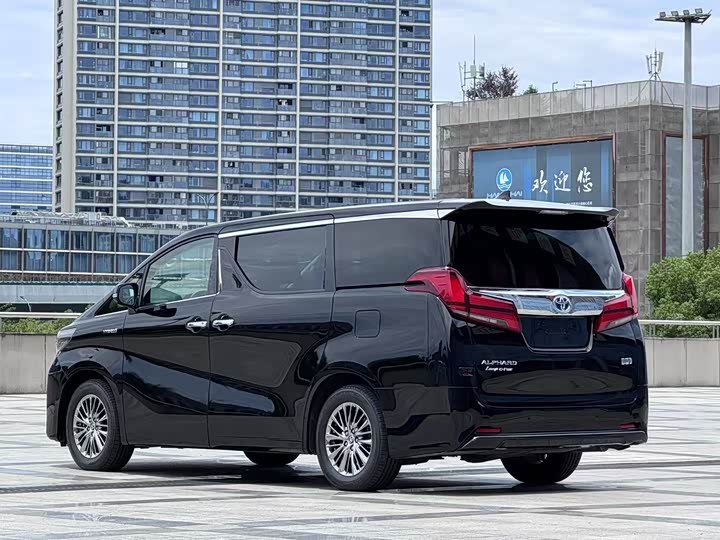 Фото 4 - Toyota Alphard