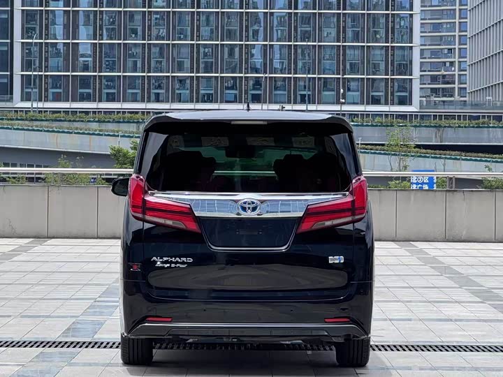 Фото 5 - Toyota Alphard