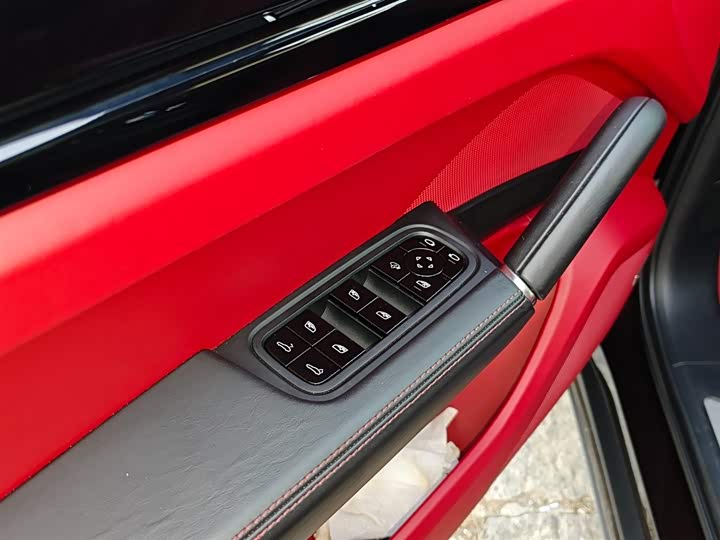 Фото 10 - Porsche Cayenne