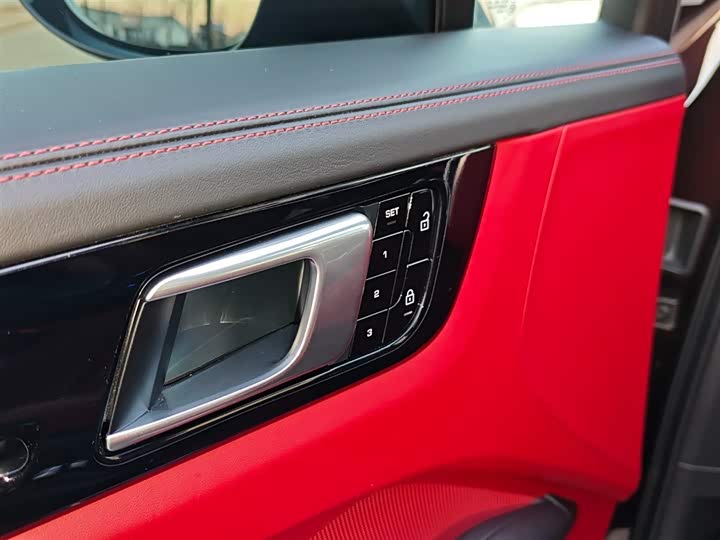 Фото 11 - Porsche Cayenne