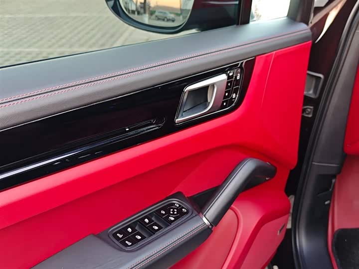 Фото 12 - Porsche Cayenne